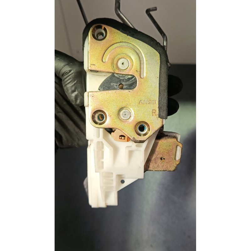 Recambio de cerradura puerta delantera derecha para mitsubishi montero sport i (k7_, k9_) 2.5 td (k94w, k74t) referencia OEM IAM