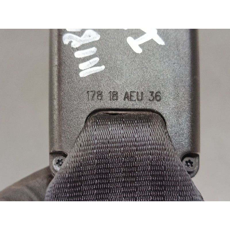 Recambio de anclaje cinturon trasero izquierdo para citroën c3 iii (sx) 1.2 vti 82 referencia OEM IAM   