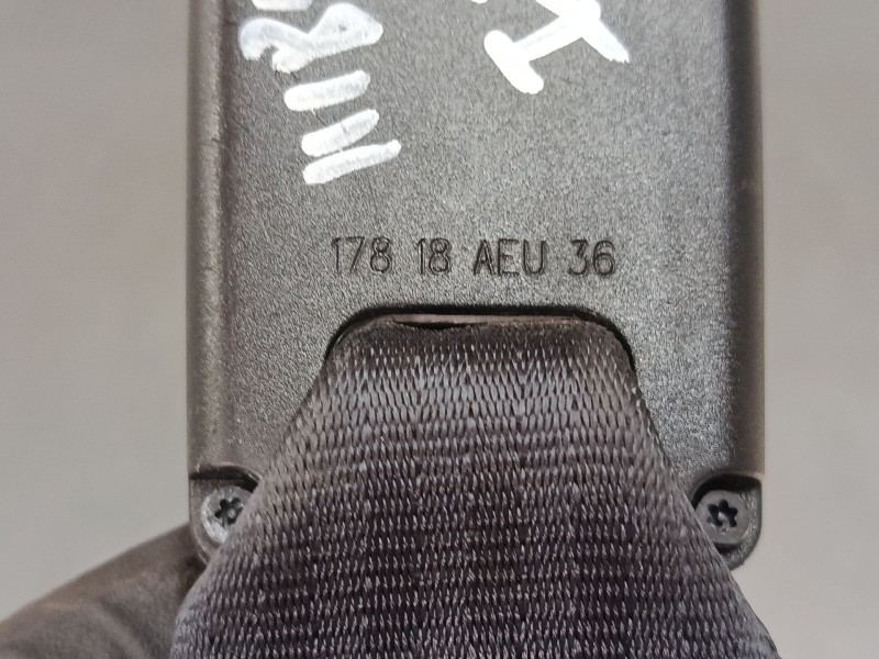 Recambio de anclaje cinturon trasero izquierdo para citroën c3 iii (sx) 1.2 vti 82 referencia OEM IAM   