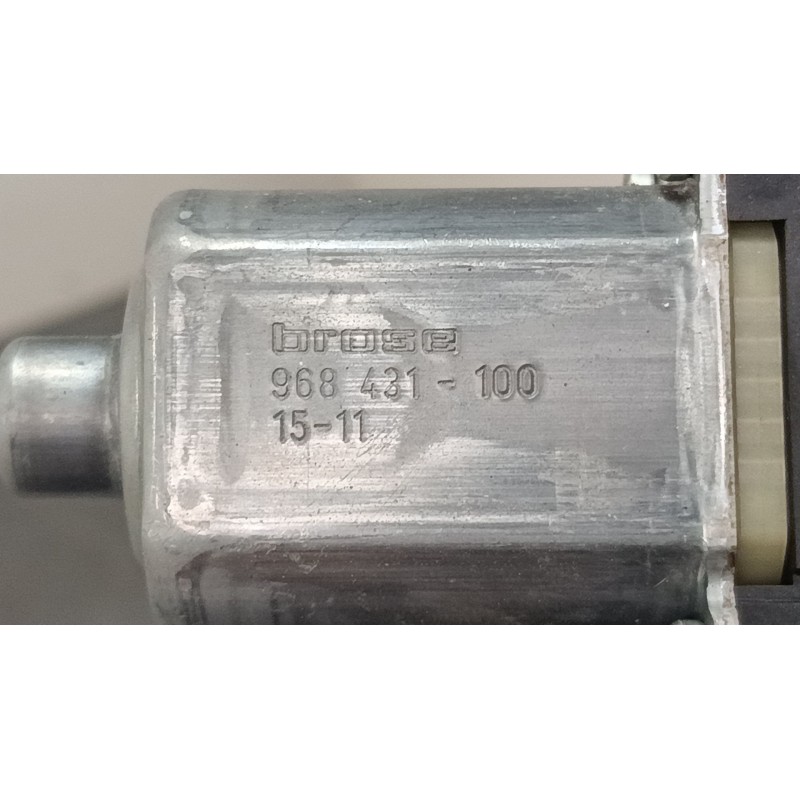 Recambio de motor elevaluna delantero izquierdo para renault megane iii hatchback (bz0/1_, b3_) 1.2 tce (bz2b, bz11) referencia 