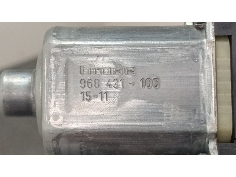 Recambio de motor elevaluna delantero izquierdo para renault megane iii hatchback (bz0/1_, b3_) 1.2 tce (bz2b, bz11) referencia 