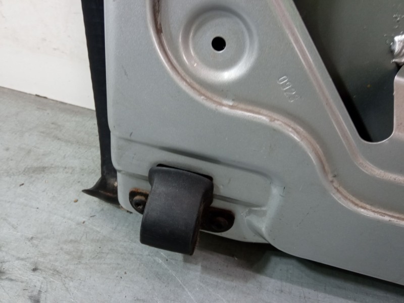 Recambio de porton trasero izquierdo para opel combo tour 1.6 referencia OEM IAM   