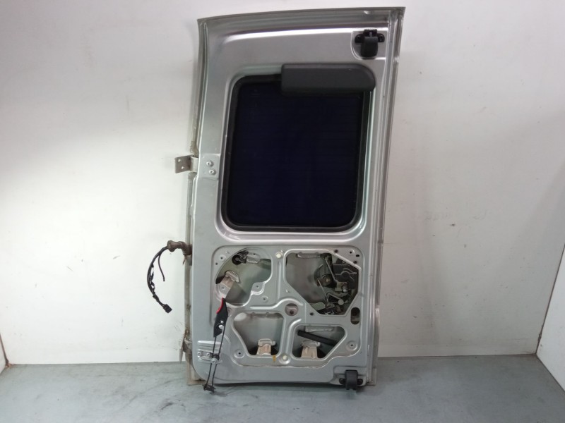 Recambio de porton trasero derecho para opel combo tour 1.6 referencia OEM IAM   