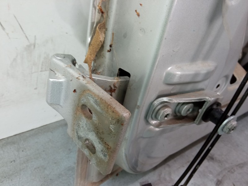 Recambio de porton trasero derecho para opel combo tour 1.6 referencia OEM IAM   