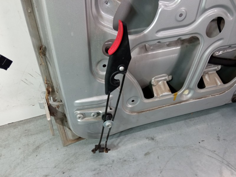 Recambio de porton trasero derecho para opel combo tour 1.6 referencia OEM IAM   