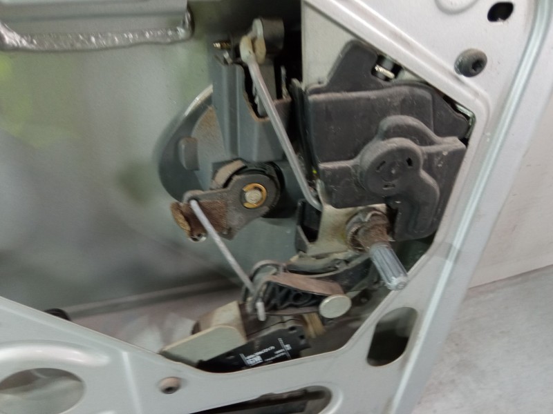 Recambio de porton trasero derecho para opel combo tour 1.6 referencia OEM IAM   