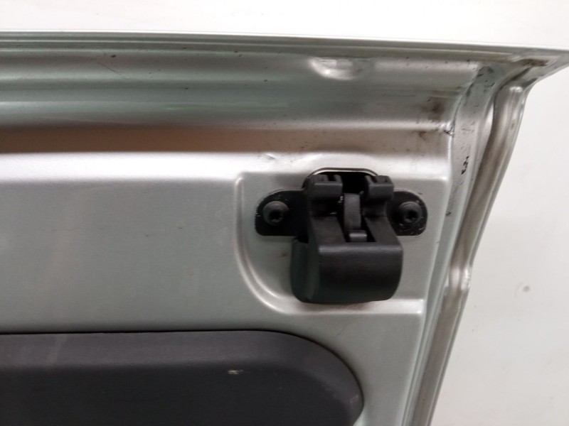 Recambio de porton trasero derecho para opel combo tour 1.6 referencia OEM IAM   