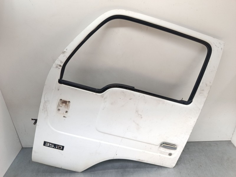Recambio de puerta delantera izquierda para nissan 3510 referencia OEM IAM   
