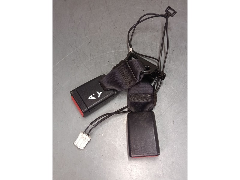 Recambio de anclaje cinturon trasero derecho para citroën c3 iii (sx) 1.2 vti 82 referencia OEM IAM   