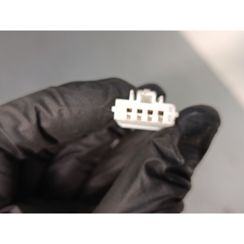 Recambio de anclaje cinturon trasero derecho para citroën c3 iii (sx) 1.2 vti 82 referencia OEM IAM   