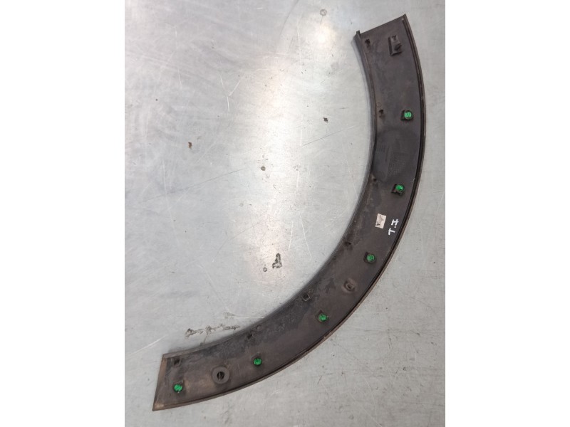 Recambio de moldura paso rueda trasero derecho para citroën c3 iii (sx) 1.2 vti 82 referencia OEM IAM   