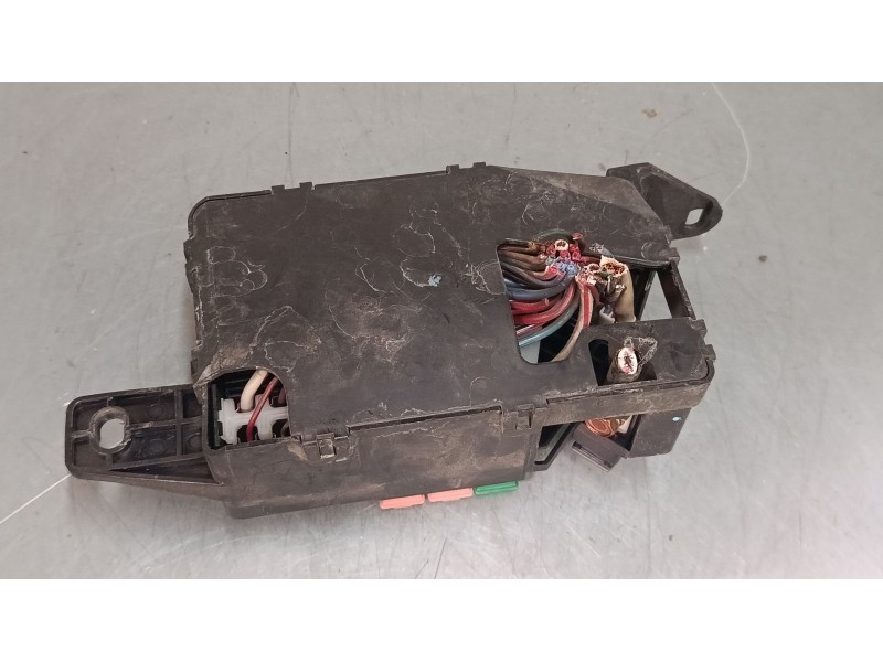 Recambio de caja reles / fusibles para mitsubishi montero sport i (k7_, k9_) 2.5 td (k94w, k74t) referencia OEM IAM MR409811  