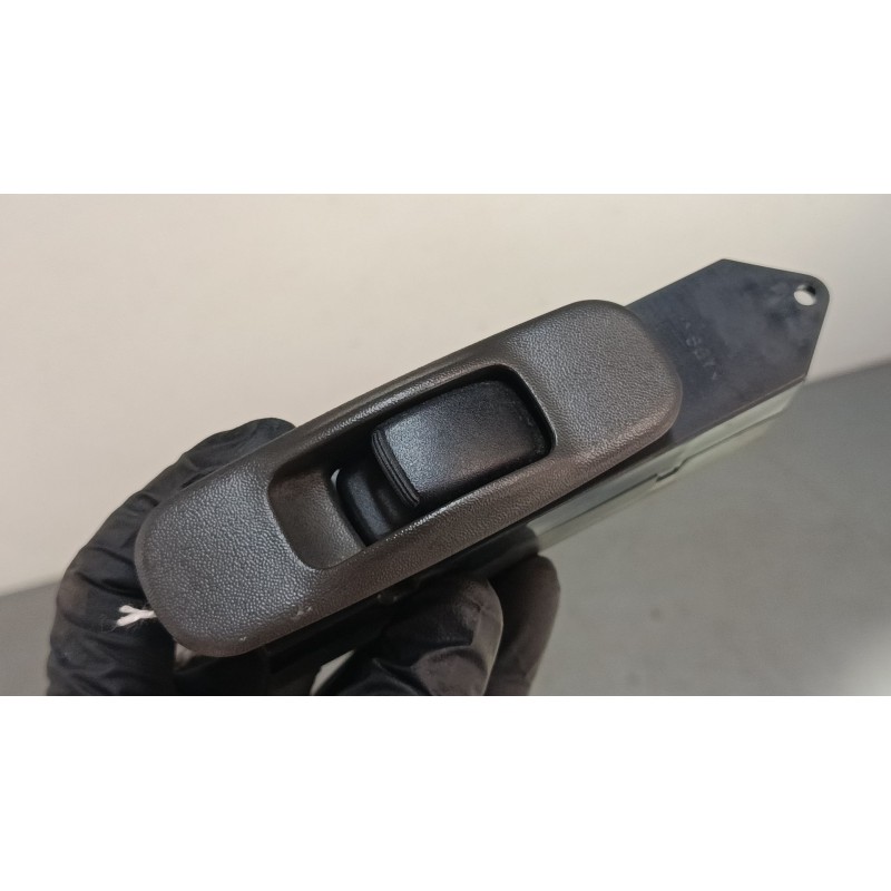 Recambio de mando elevalunas trasero derecho para mitsubishi montero sport i (k7_, k9_) 2.5 td (k94w, k74t) referencia OEM IAM M