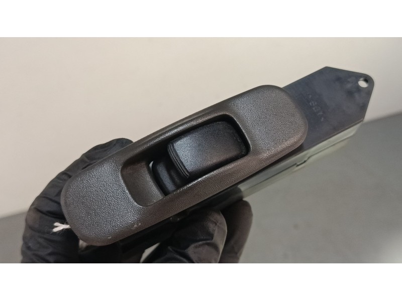 Recambio de mando elevalunas trasero derecho para mitsubishi montero sport i (k7_, k9_) 2.5 td (k94w, k74t) referencia OEM IAM M