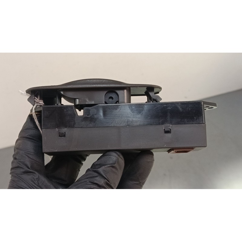 Recambio de mando elevalunas trasero derecho para mitsubishi montero sport i (k7_, k9_) 2.5 td (k94w, k74t) referencia OEM IAM M