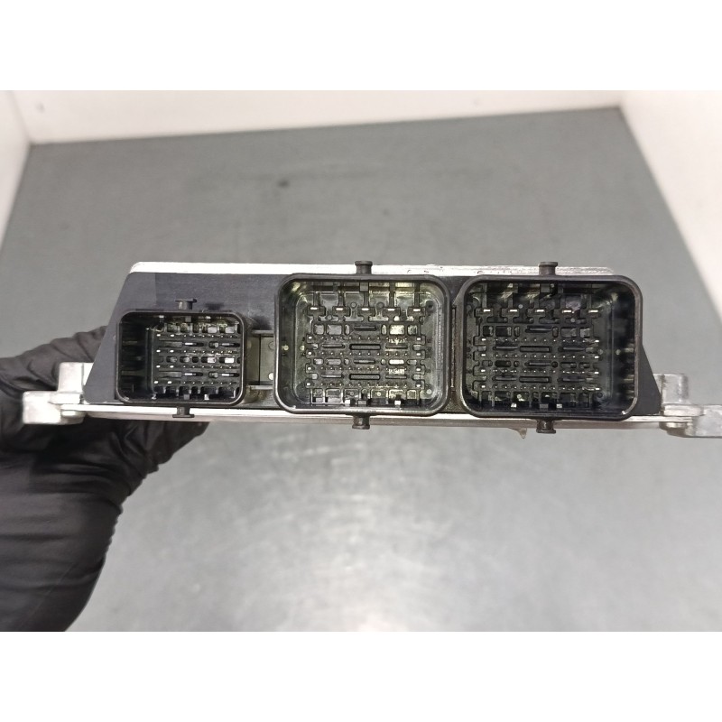 Recambio de centralita motor uce para peugeot 208 i (ca_, cc_) 1.2 vti 82 referencia OEM IAM 9805895780 V29035181A 