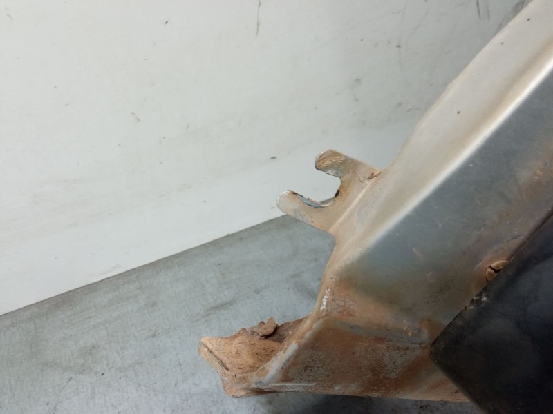Recambio de aleta delantera derecha para dacia sandero (bs_) 1.6 mpi 85 (bs03) referencia OEM IAM   