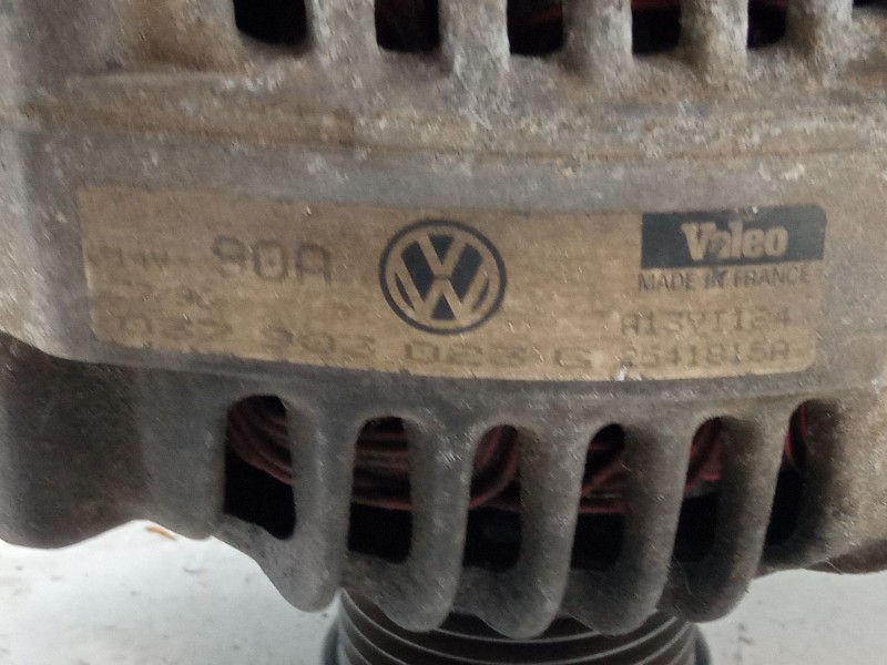Recambio de alternador para volkswagen polo iii (6n1) 60 1.4 referencia OEM IAM 037903023G  