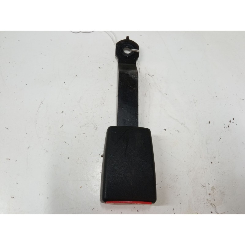 Recambio de anclaje cinturon delantero derecho para renault clio iii (br0/1, cr0/1) 1.5 dci (br17, cr17) referencia OEM IAM   