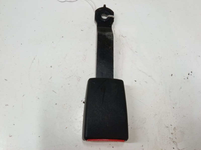 Recambio de anclaje cinturon delantero derecho para renault clio iii (br0/1, cr0/1) 1.5 dci (br17, cr17) referencia OEM IAM   
