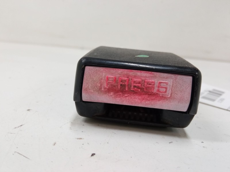 Recambio de anclaje cinturon delantero izquierdo para dacia sandero (bs_) 1.6 mpi 85 (bs03) referencia OEM IAM   