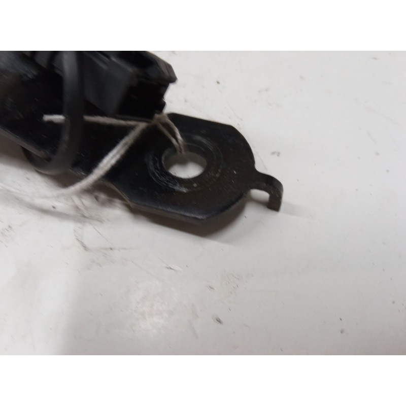 Recambio de anclaje cinturon delantero izquierdo para renault clio iii (br0/1, cr0/1) 1.5 dci (br17, cr17) referencia OEM IAM   