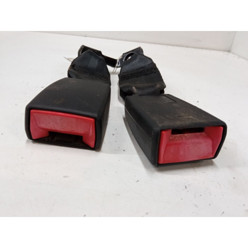 Recambio de anclaje cinturon trasero izquierdo para citroën c3 ii (sc_) 1.0 vti 68 referencia OEM IAM   