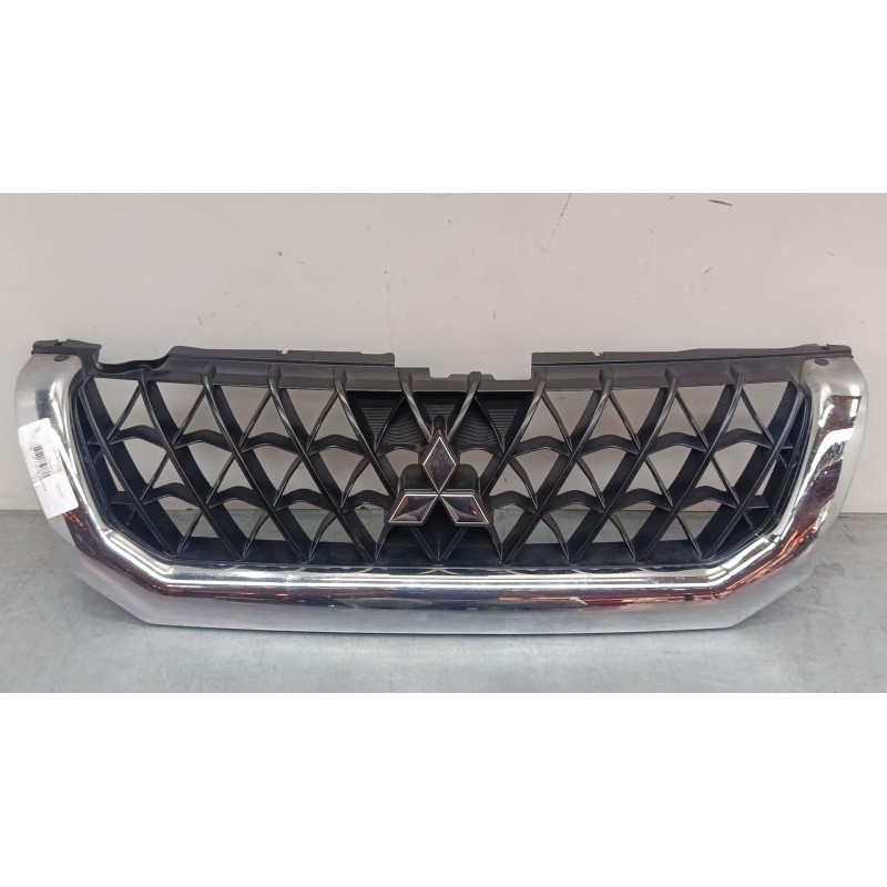 Recambio de rejillas capo para mitsubishi montero sport i (k7_, k9_) 2.5 td (k94w, k74t) referencia OEM IAM MR47859798  