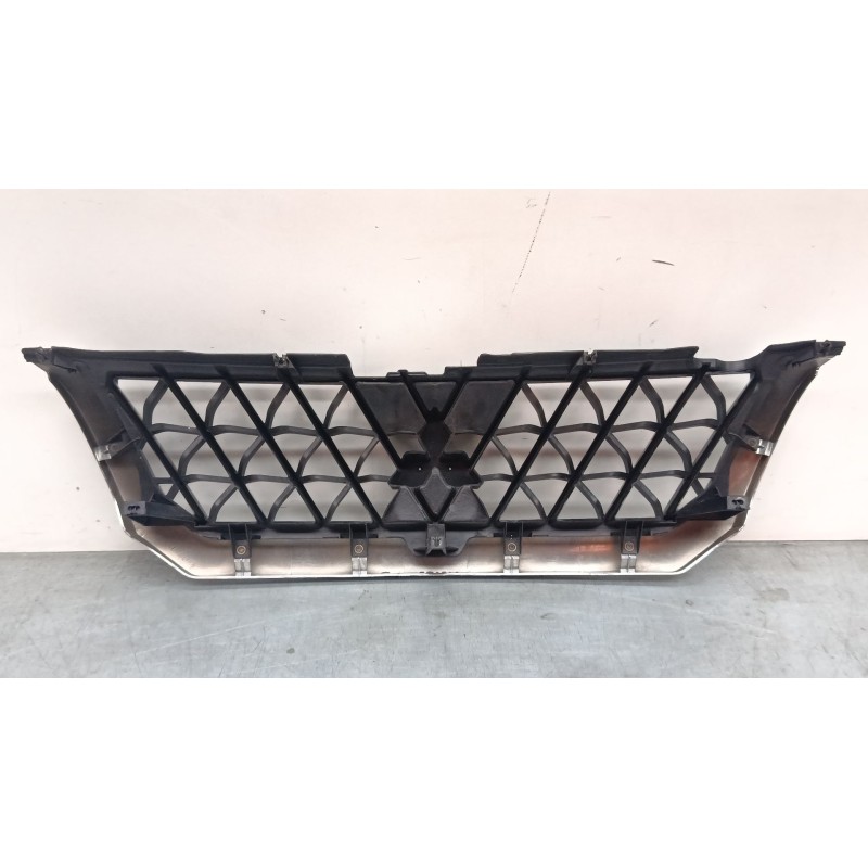 Recambio de rejillas capo para mitsubishi montero sport i (k7_, k9_) 2.5 td (k94w, k74t) referencia OEM IAM MR47859798  