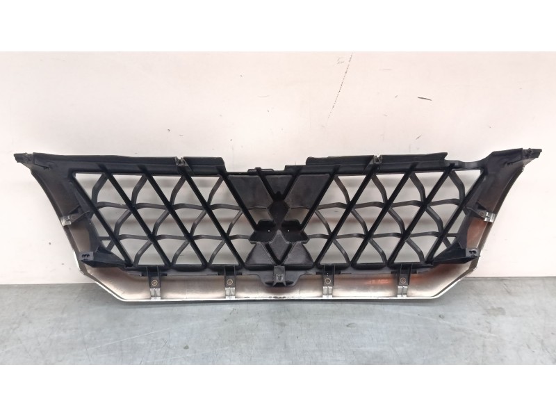 Recambio de rejillas capo para mitsubishi montero sport i (k7_, k9_) 2.5 td (k94w, k74t) referencia OEM IAM MR47859798  