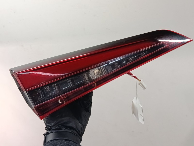 Recambio de piloto trasero porton izquierdo para toyota corolla station wagon (_e21_) 1.8 hybrid (zwe211) referencia OEM IAM 815
