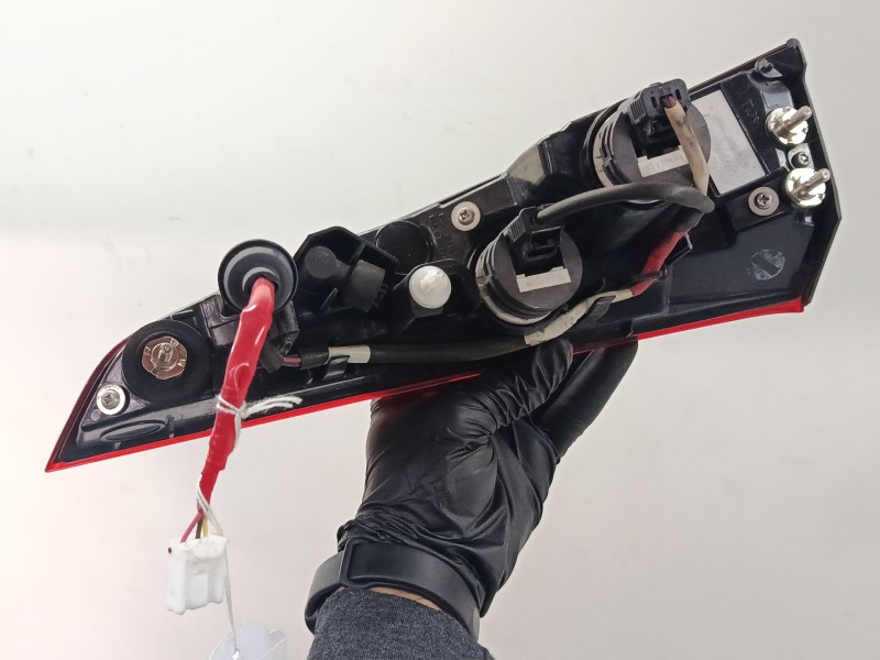 Recambio de piloto trasero porton izquierdo para toyota corolla station wagon (_e21_) 1.8 hybrid (zwe211) referencia OEM IAM 815