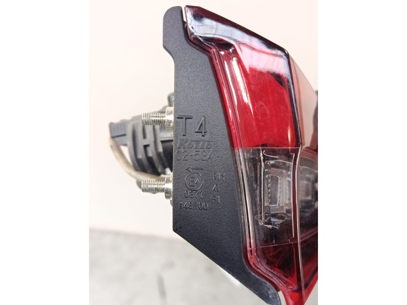 Recambio de piloto trasero porton izquierdo para toyota corolla station wagon (_e21_) 1.8 hybrid (zwe211) referencia OEM IAM 815