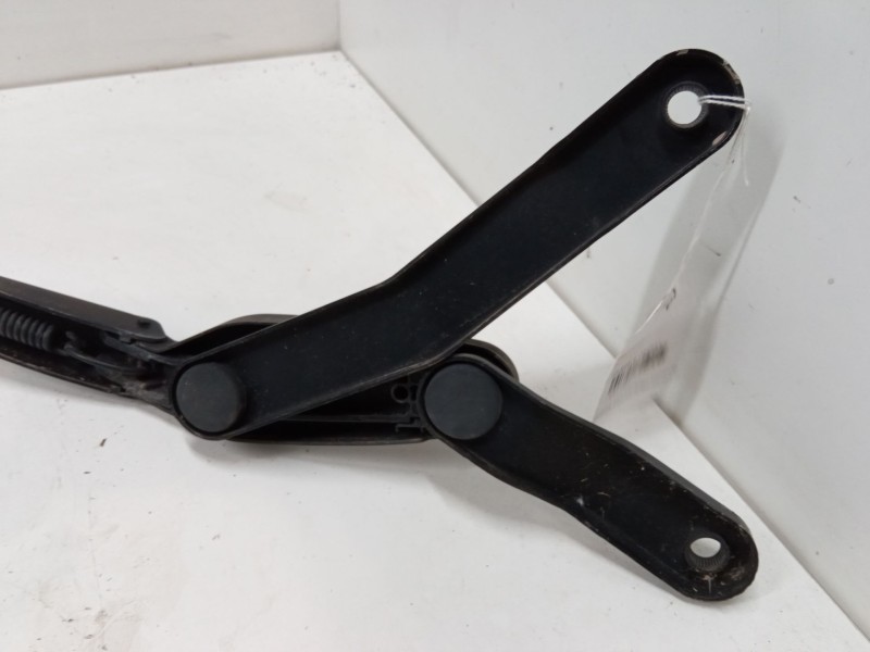 Recambio de brazo limpia delantero derecho para mercedes-benz clase e (w212) e 350 cgi (212.057) referencia OEM IAM   