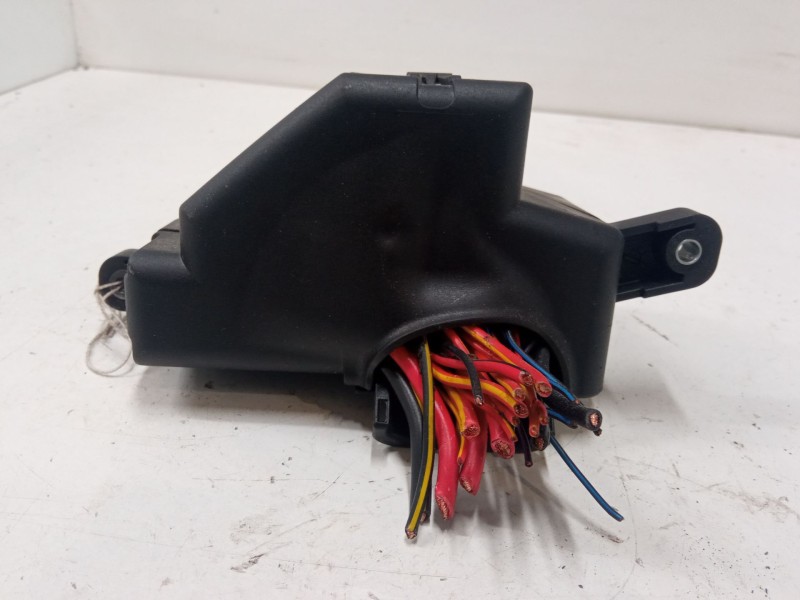 Recambio de caja reles / fusibles para volkswagen golf v (1k1) 2.0 tdi 16v referencia OEM IAM   