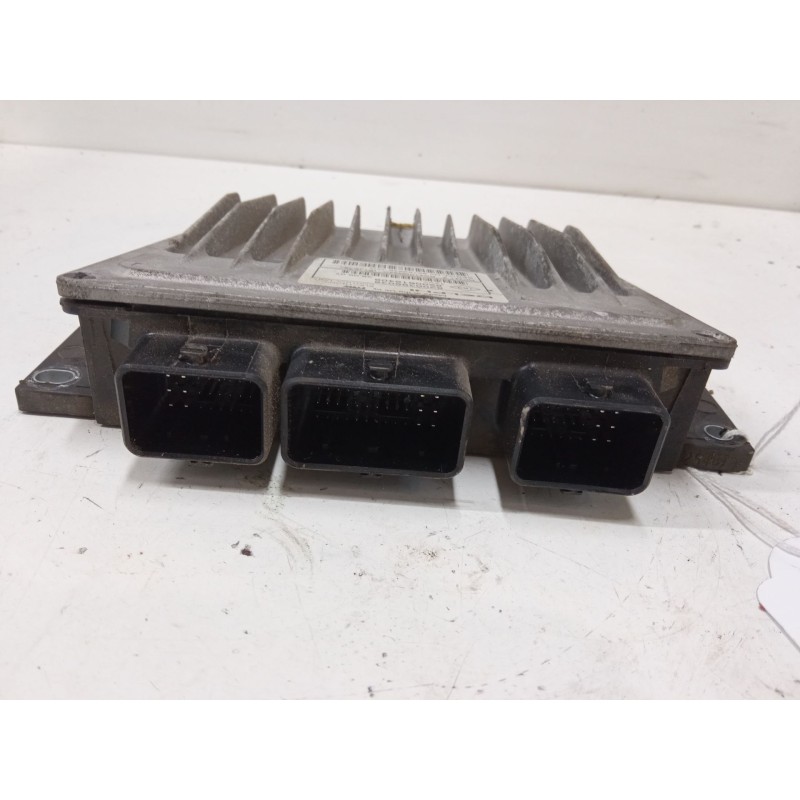 Recambio de centralita motor uce para renault clio iii (br0/1, cr0/1) 1.5 dci (br17, cr17) referencia OEM IAM 8200399038  
