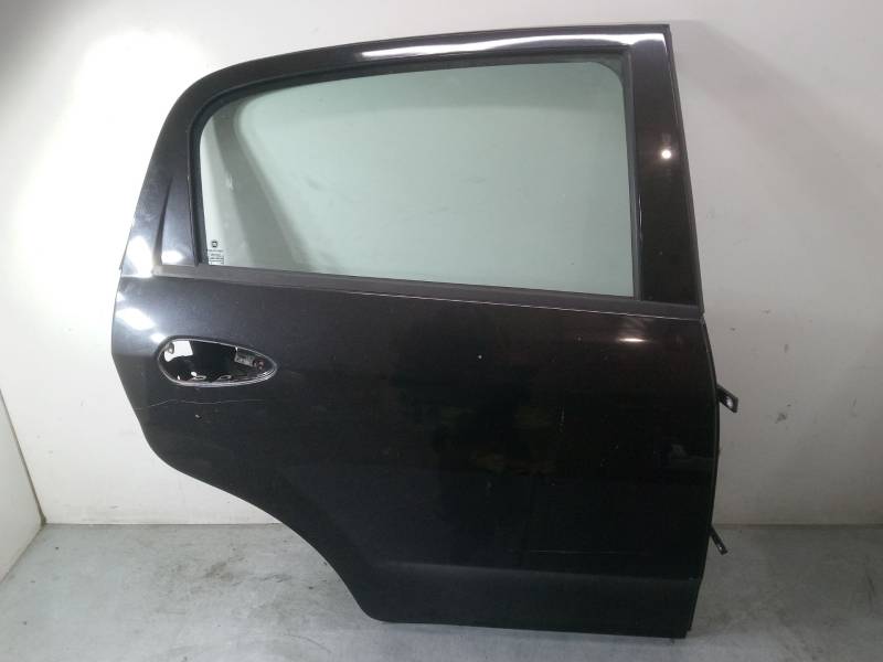 PUERTA TRASERA DERECHA 51888069 