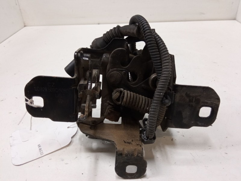 Recambio de cerradura capo para volkswagen golf iv (1j1) 1.4 16v referencia OEM IAM   