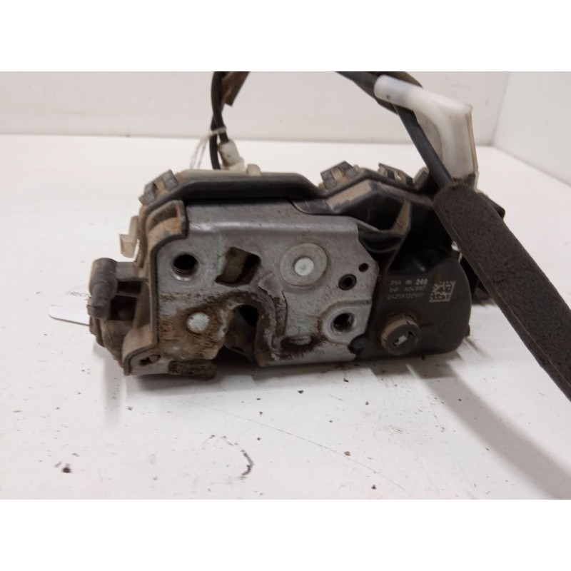 Recambio de cerradura puerta trasera derecha para citroën c3 ii (sc_) 1.0 vti 68 referencia OEM IAM   