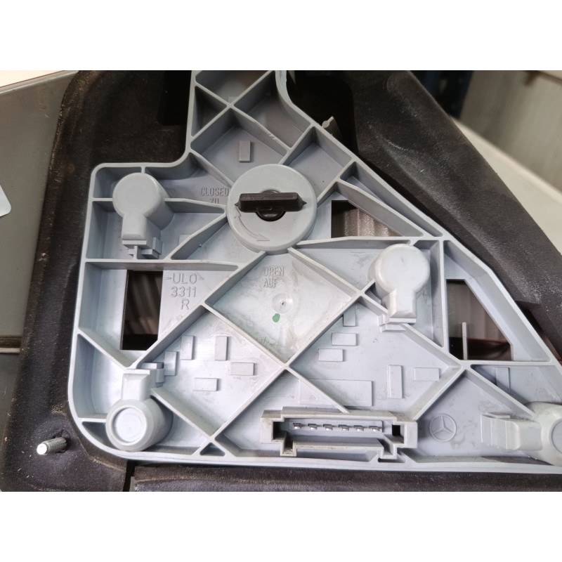 Recambio de piloto trasero derecho para mercedes-benz clase c (w203) c 200 kompressor (203.042) referencia OEM IAM 2038200264R  