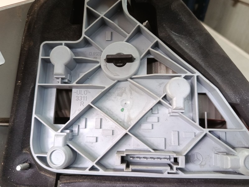Recambio de piloto trasero derecho para mercedes-benz clase c (w203) c 200 kompressor (203.042) referencia OEM IAM 2038200264R  