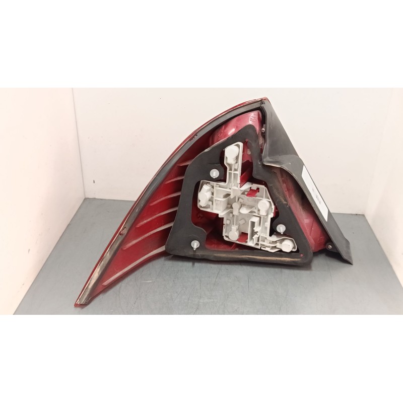 Recambio de piloto trasero derecho para ford mondeo iii sedán (b4y) 2.0 16v tddi / tdci referencia OEM IAM 0843119381  