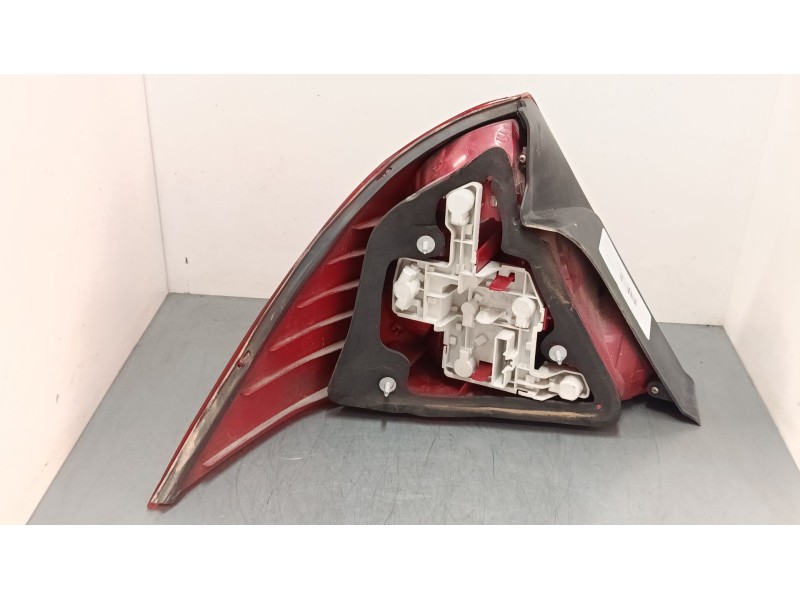 Recambio de piloto trasero derecho para ford mondeo iii sedán (b4y) 2.0 16v tddi / tdci referencia OEM IAM 0843119381  