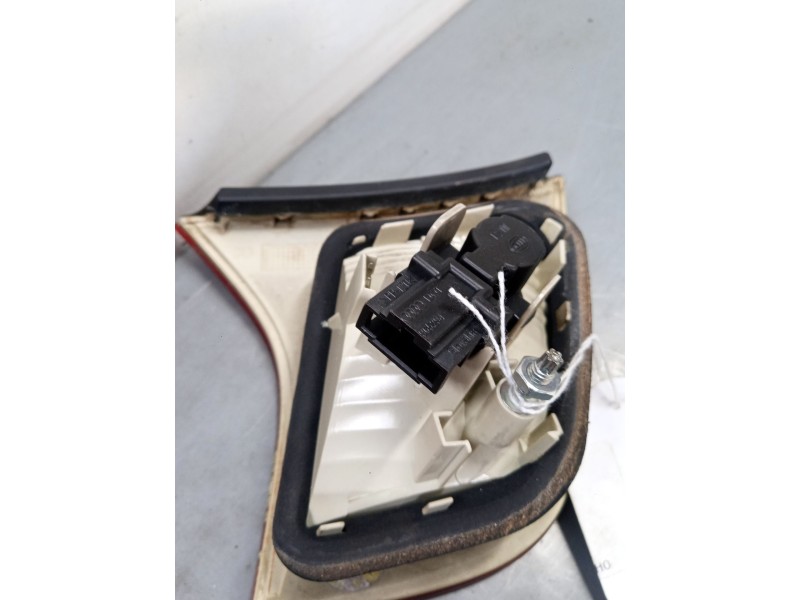 Recambio de piloto trasero porton derecho para audi a4 b7 (8ec) 3.0 tdi quattro referencia OEM IAM   