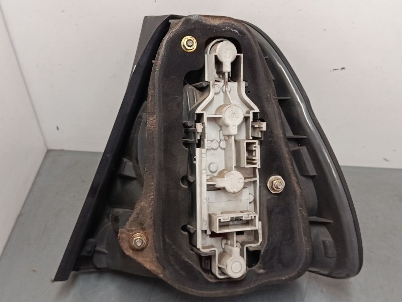 Recambio de piloto trasero izquierdo para bmw 3 compact (e46) 320 td referencia OEM IAM 63216927763  