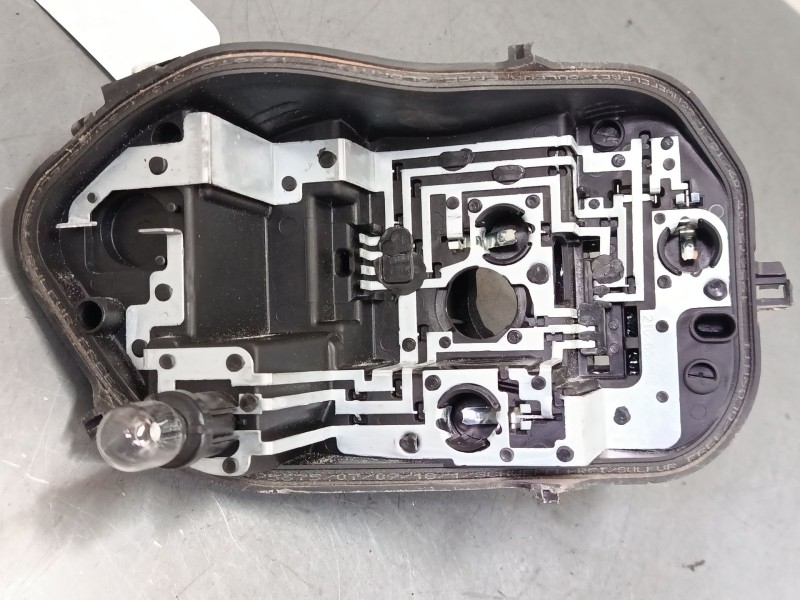 Recambio de portalampara piloto derecho para seat ibiza v (kj1, kjg) 1.0 mpi referencia OEM IAM 21275602  