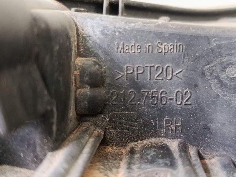 Recambio de portalampara piloto derecho para seat ibiza v (kj1, kjg) 1.0 mpi referencia OEM IAM 21275602  