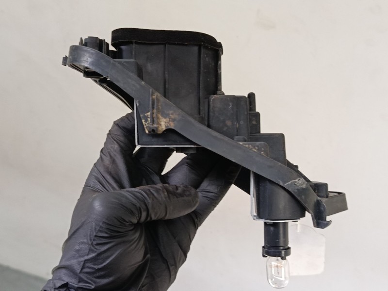 Recambio de portalampara piloto derecho para seat ibiza v (kj1, kjg) 1.0 mpi referencia OEM IAM 21275602  