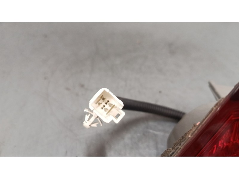 Recambio de piloto trasero porton derecho para lexus is ii (_e2_) 220d (ale20) referencia OEM IAM 8158153070  