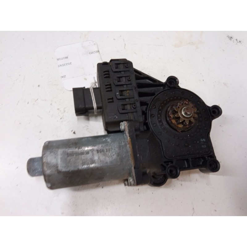 Recambio de motor elevaluna delantero derecho para opel zafira / zafira family b (a05) 1.9 cdti (m75) referencia OEM IAM   